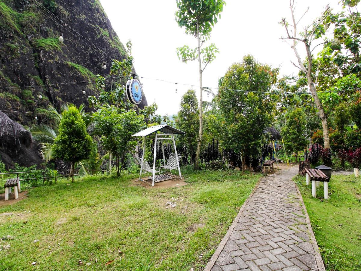 Oyo Homes 91134 Desa Wisata Tebing Lingga Trenggalek Extérieur photo