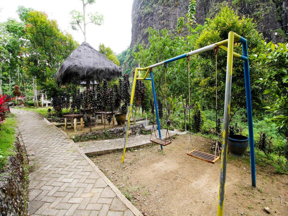 Oyo Homes 91134 Desa Wisata Tebing Lingga Trenggalek Extérieur photo
